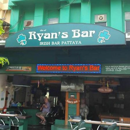 Ryan'S Bar Hotel Pattaya Exterior foto